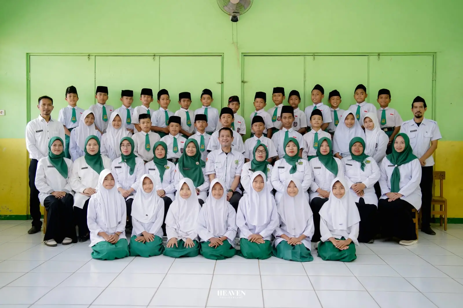 fotbar guru dan murid